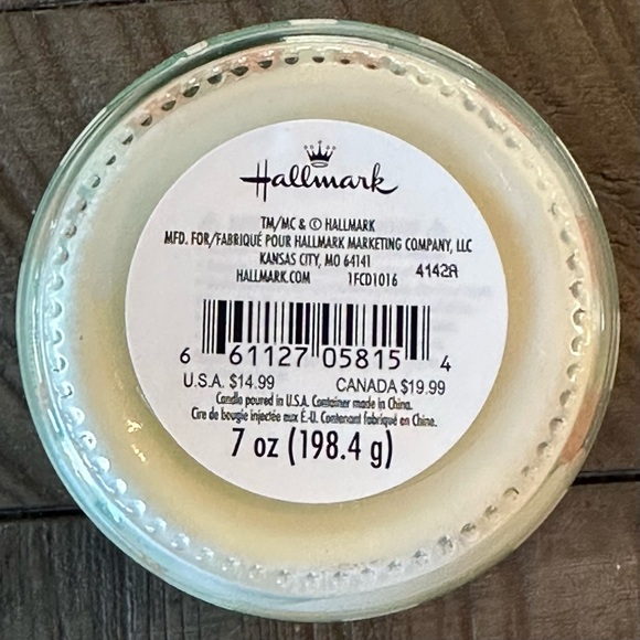 Hallmark & Living Royal 'Everything's Fine' Dumpster Fire Candle & Slipper Socks - Picture 4 of 4